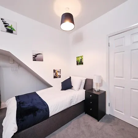 Aspen, 3 Bedrooms With Parking Birmingham Exterior photo
