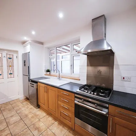 Aspen, 3 Bedrooms With Parking Birmingham Exterior photo