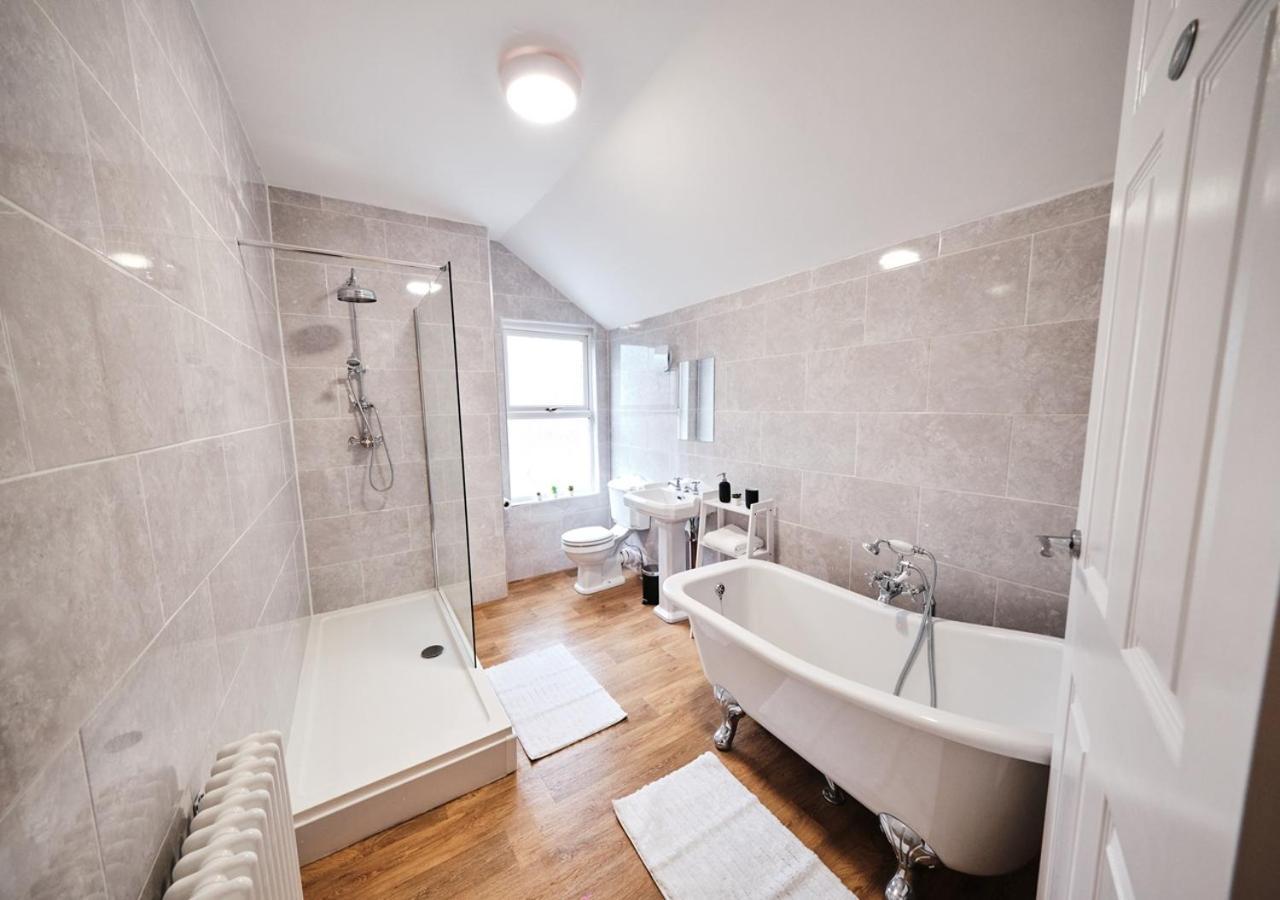 Aspen, 3 Bedrooms With Parking * Birmingham